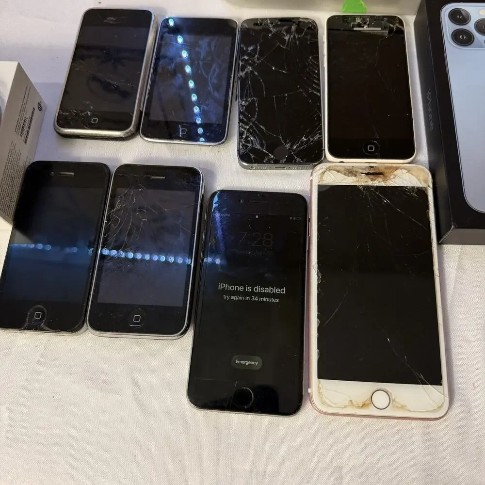Apple products lot (28 items) Iphones, Mini Mac, tablet, boxes, accessories more
